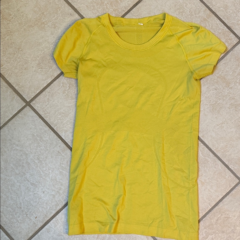 lululemon athletica Yellow Short Sleeve Tee
